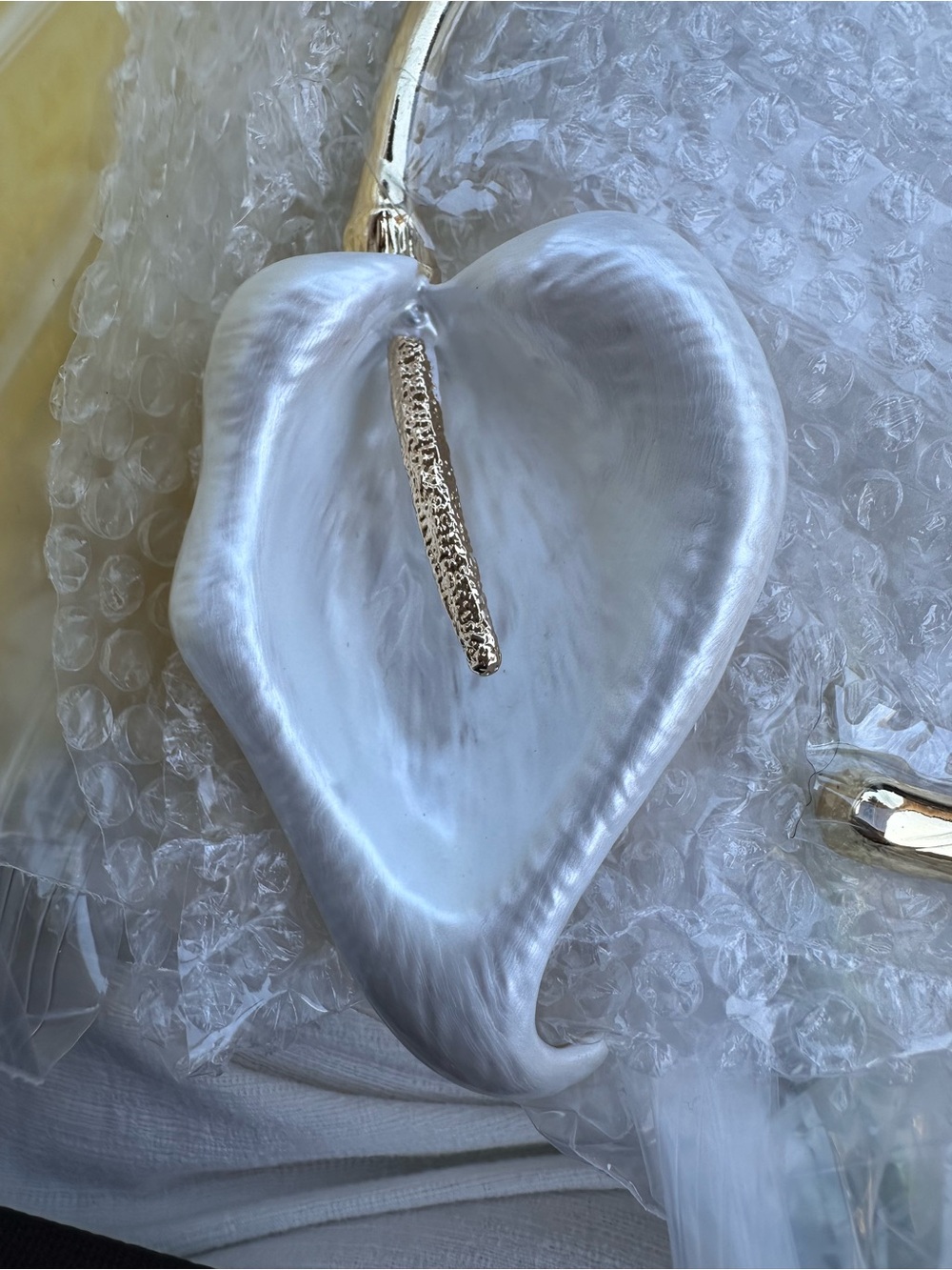 Camila Coelho Two Tones Calla Lily Statement Choker Floral Necklace NWT. - Picture 2 of 2